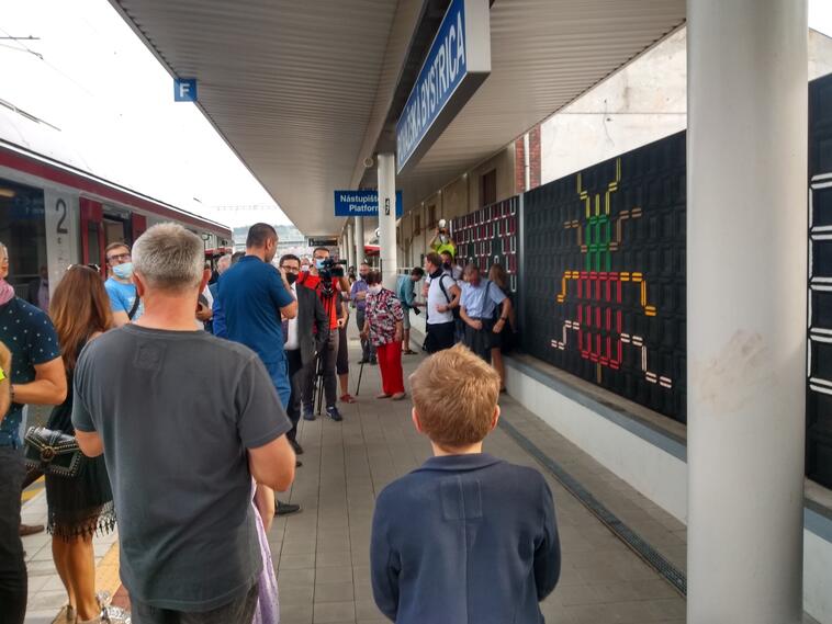 Považská Bystrica. Další stěna, která nerozděluje, ale spojuje